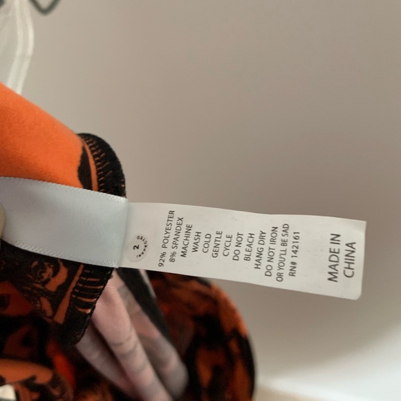 LuLaRoe new without tag Size TC2 Halloween vampire Dracula leggings. - Picture 8 of 8